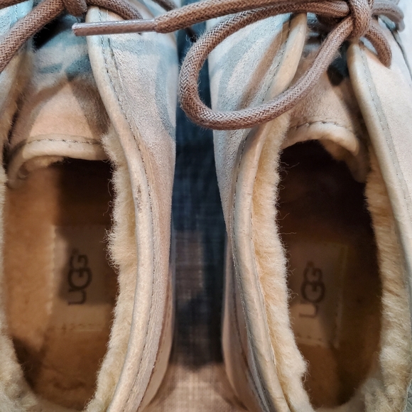 UGG - Picture 6 of 6